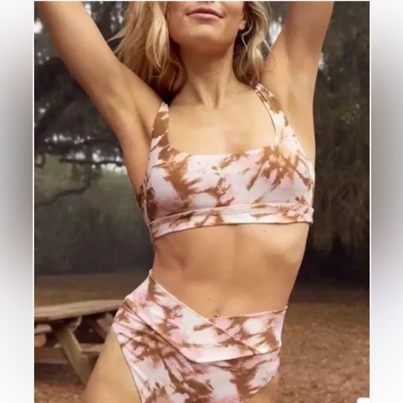 AERIE Crossover High Cut Cheeky Bikini - Picture 2 of 16